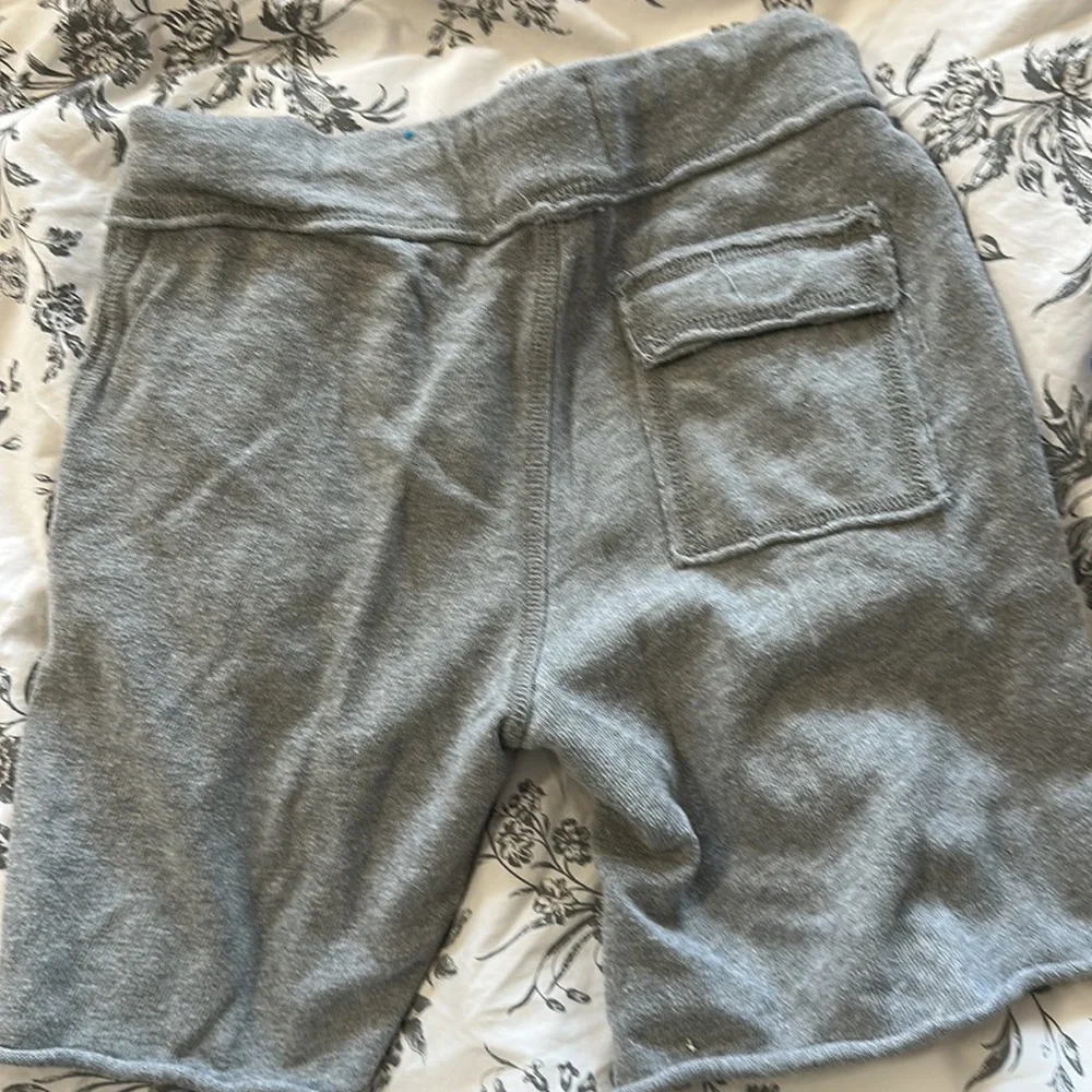 Children’s Place (bundle of 3) shorts with drawstring.  Excellent condition SZ 4